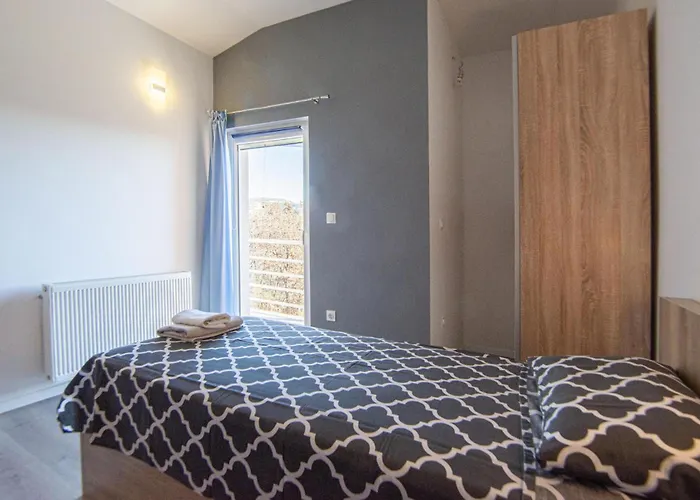3 Bedroom Pet Friendly In Neoric