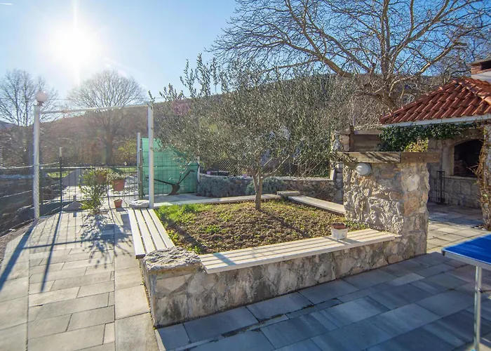 Feriehus 3 Bedroom Pet Friendly In Neoric