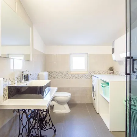 Gorgeous In With Kitchen Holiday home Neoric