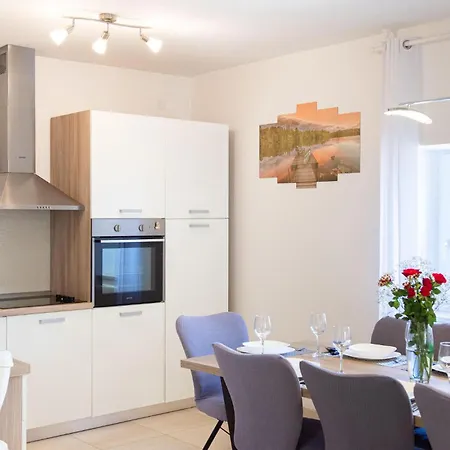 Holiday home Gorgeous In With Kitchen *